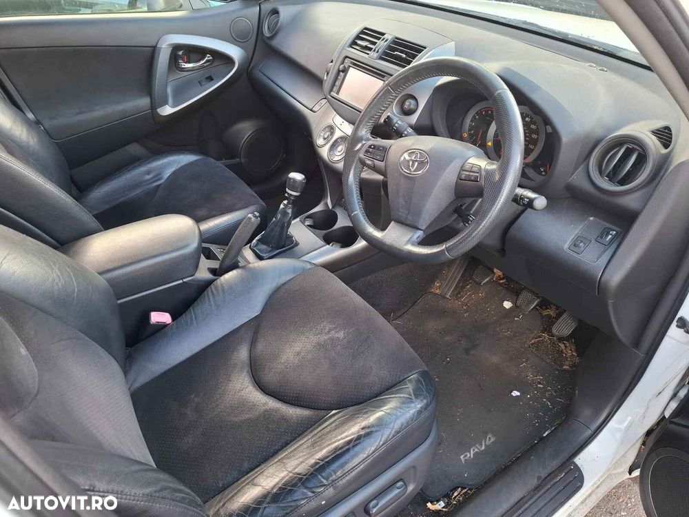 Aripa Spate Stanga Toyota RAV4 2012 SUV Alb - 5