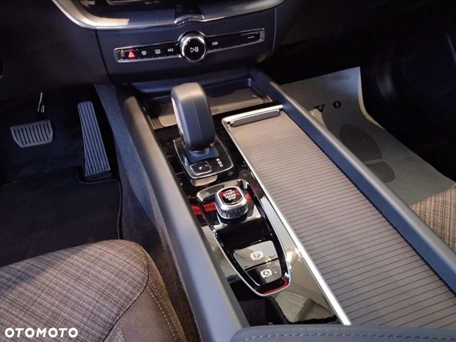 Volvo XC 60 B5 B AWD Core - 9
