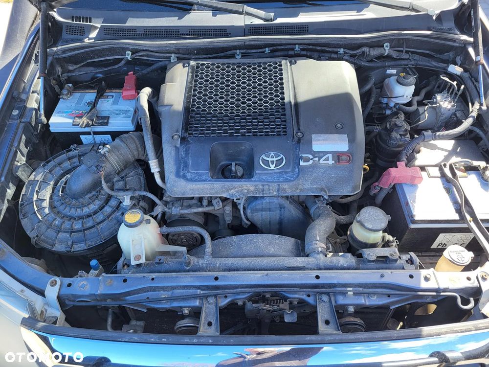 Toyota Hilux 3.0 D-4D Invincible - 16