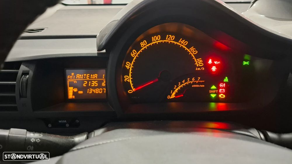 Toyota iQ 1.0 VVT-i Essential+AC - 8