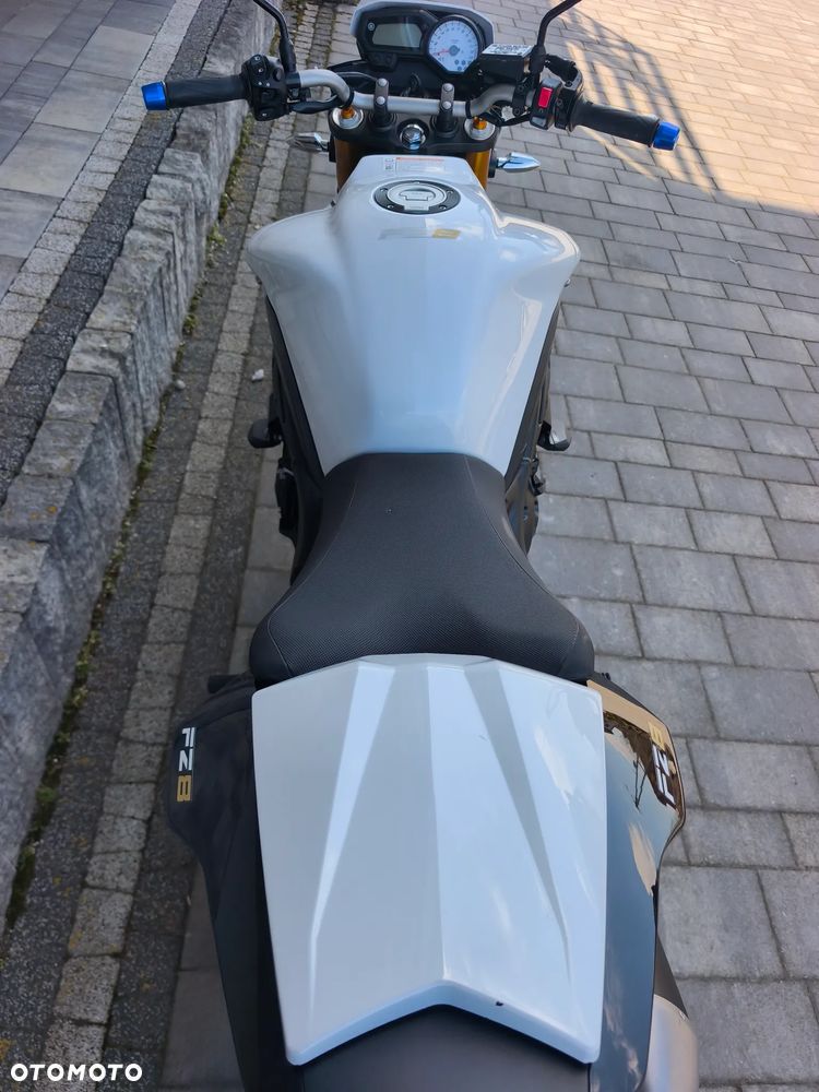 Yamaha FZ8 - 12