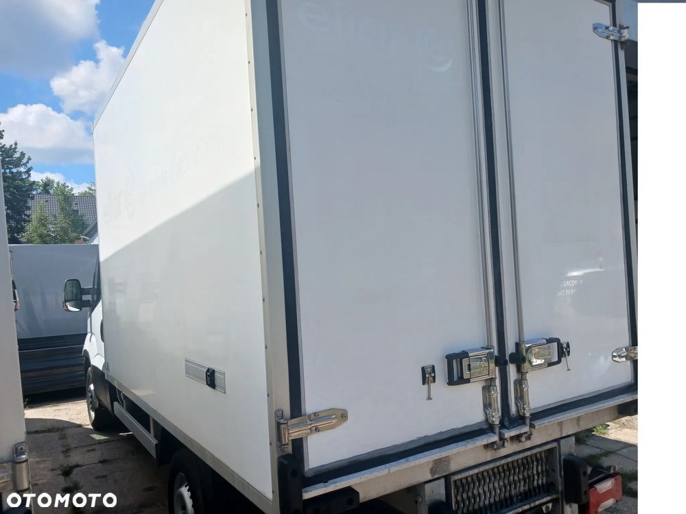 Iveco Daily 35S12 2016r 289 tyś km Chłodnia Mroźnia Izoterma Agregat  Zasilanie 230V - 3