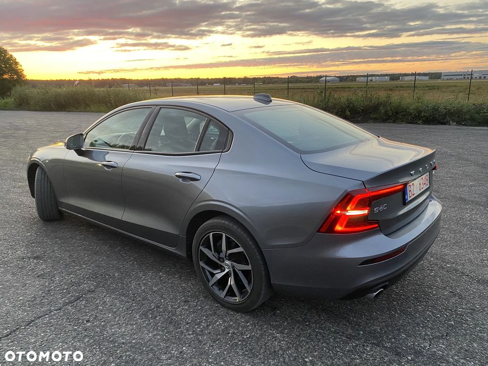 Volvo S60 T5 AWD Momentum Pro - 8
