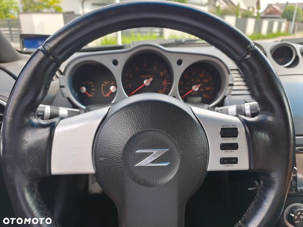 Nissan 350 Z - 18
