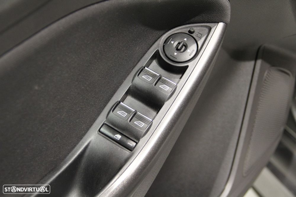 Ford Focus 1.5 TDCi ST-Line - 6