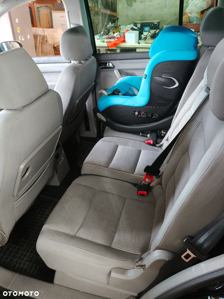 Volkswagen Touran - 9