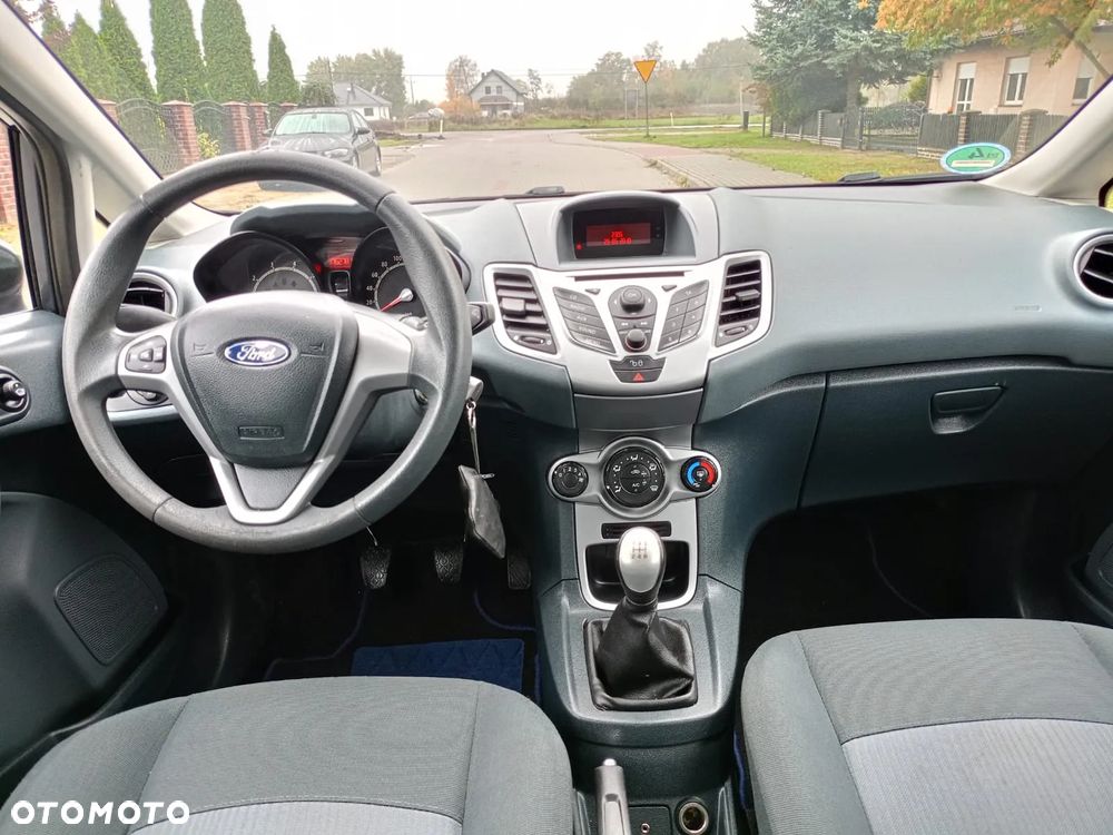Ford Fiesta - 10