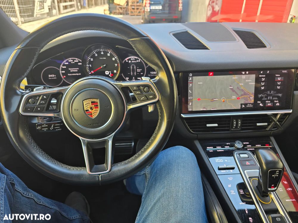 Porsche Cayenne - 35