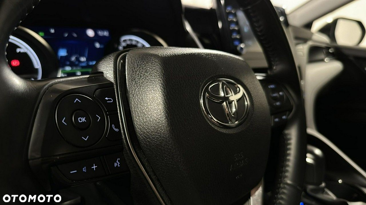 Toyota Camry - 21