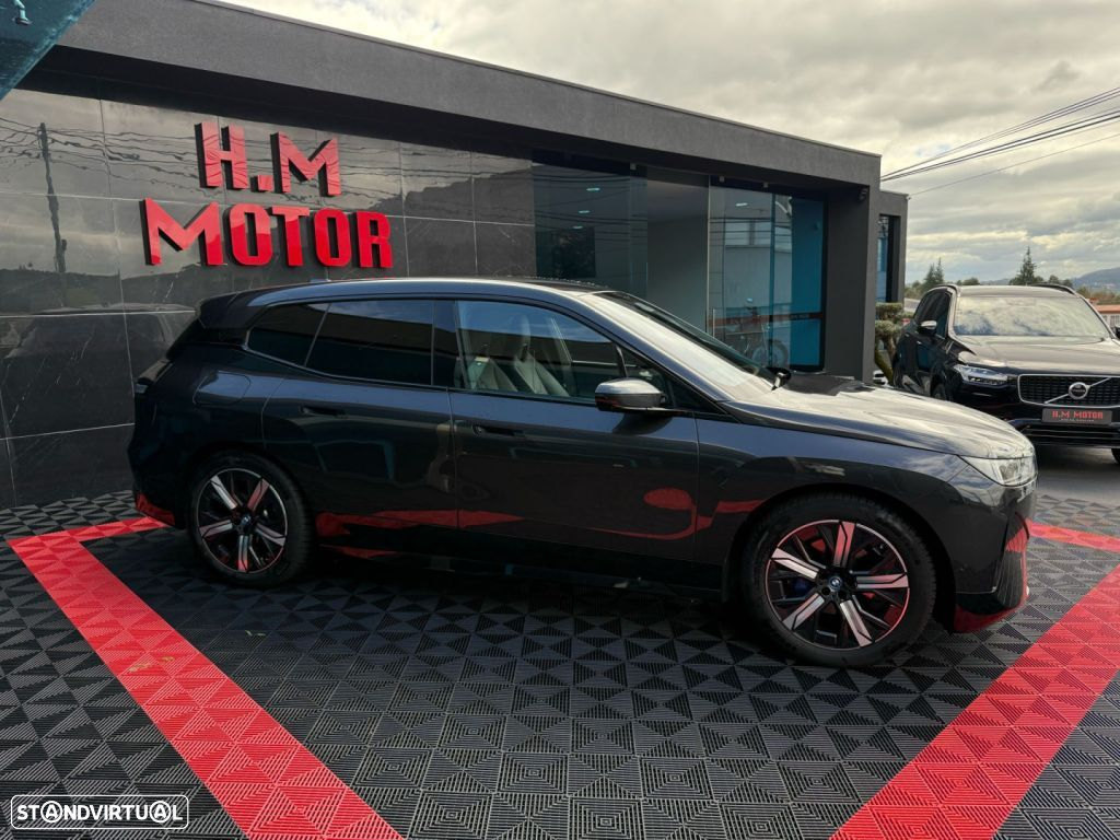 BMW iX xDrive 40 Pack Desportivo - 4