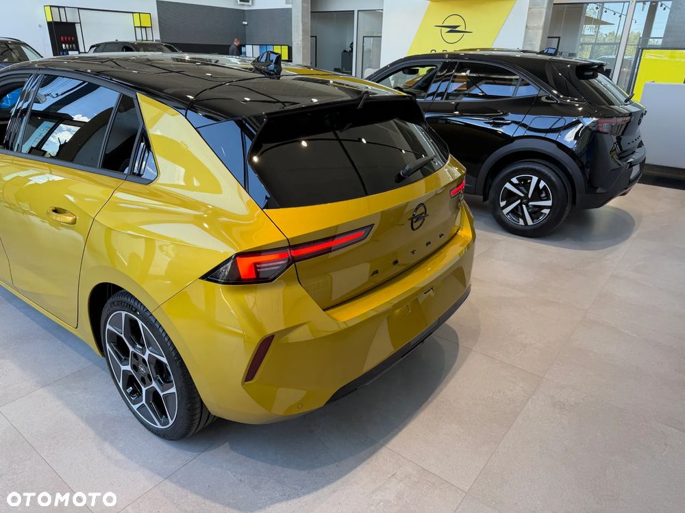 Opel Astra 1.2 T mHEV Ultimate eDTC - 11