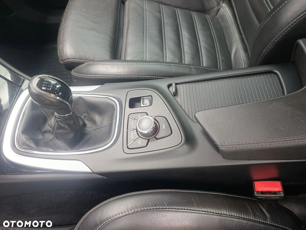 Opel Insignia 2.0 Turbo Cosmo - 11