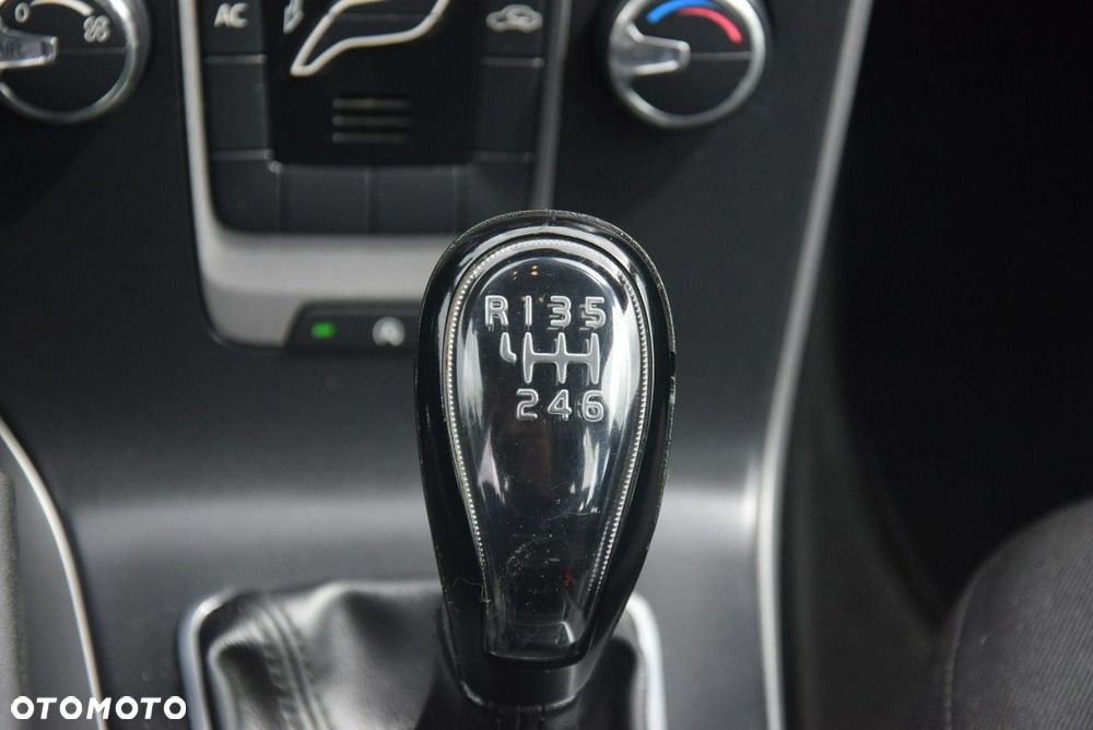 Volvo V40 D2 - 21