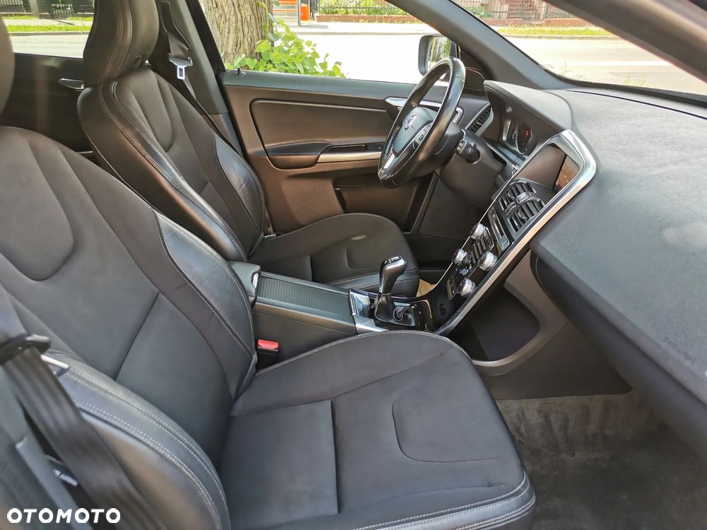 Volvo XC 60 D3 Momentum - 10