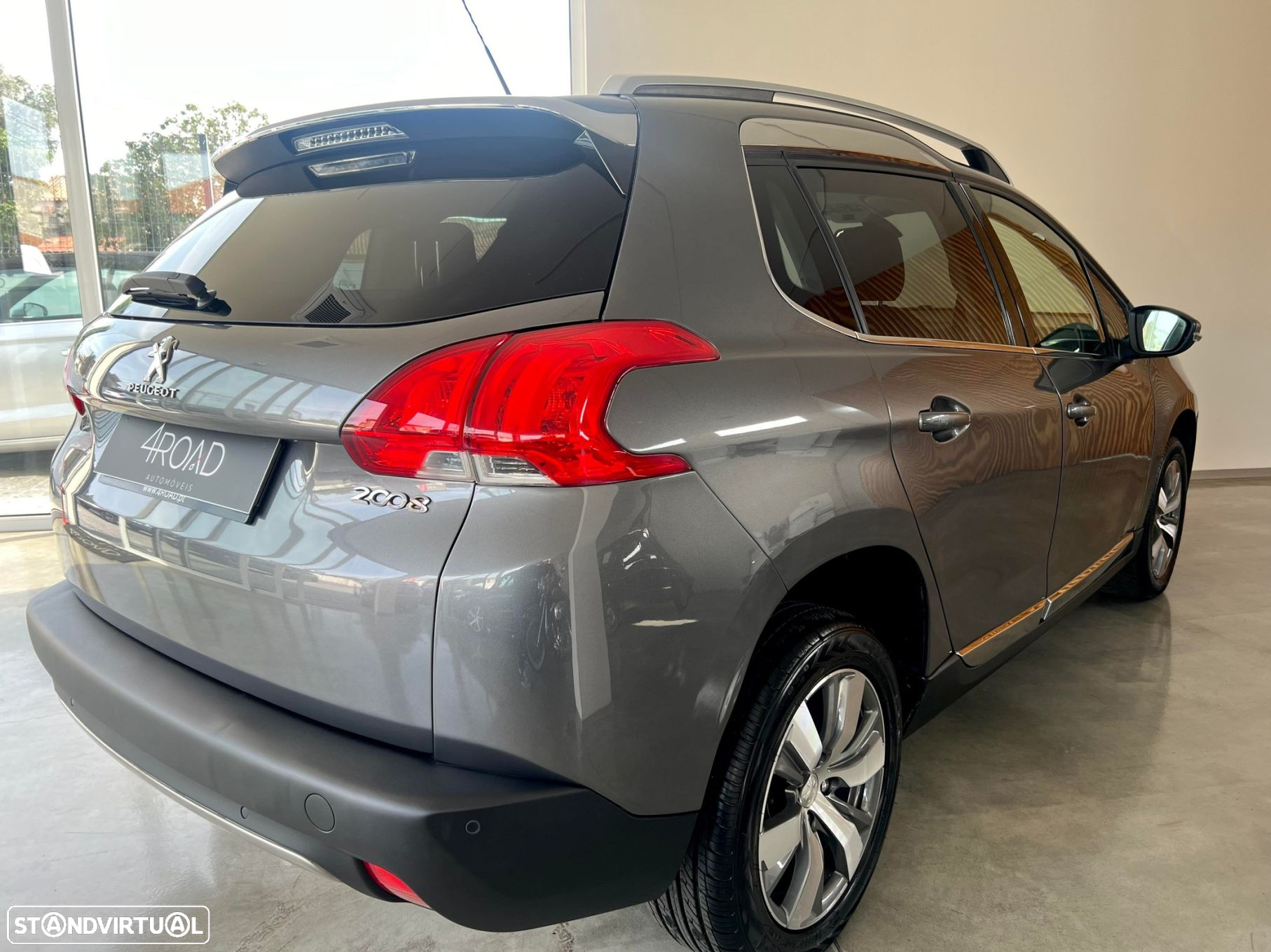 Peugeot 2008 1.6 e-HDi Allure 2-Tronic - 18