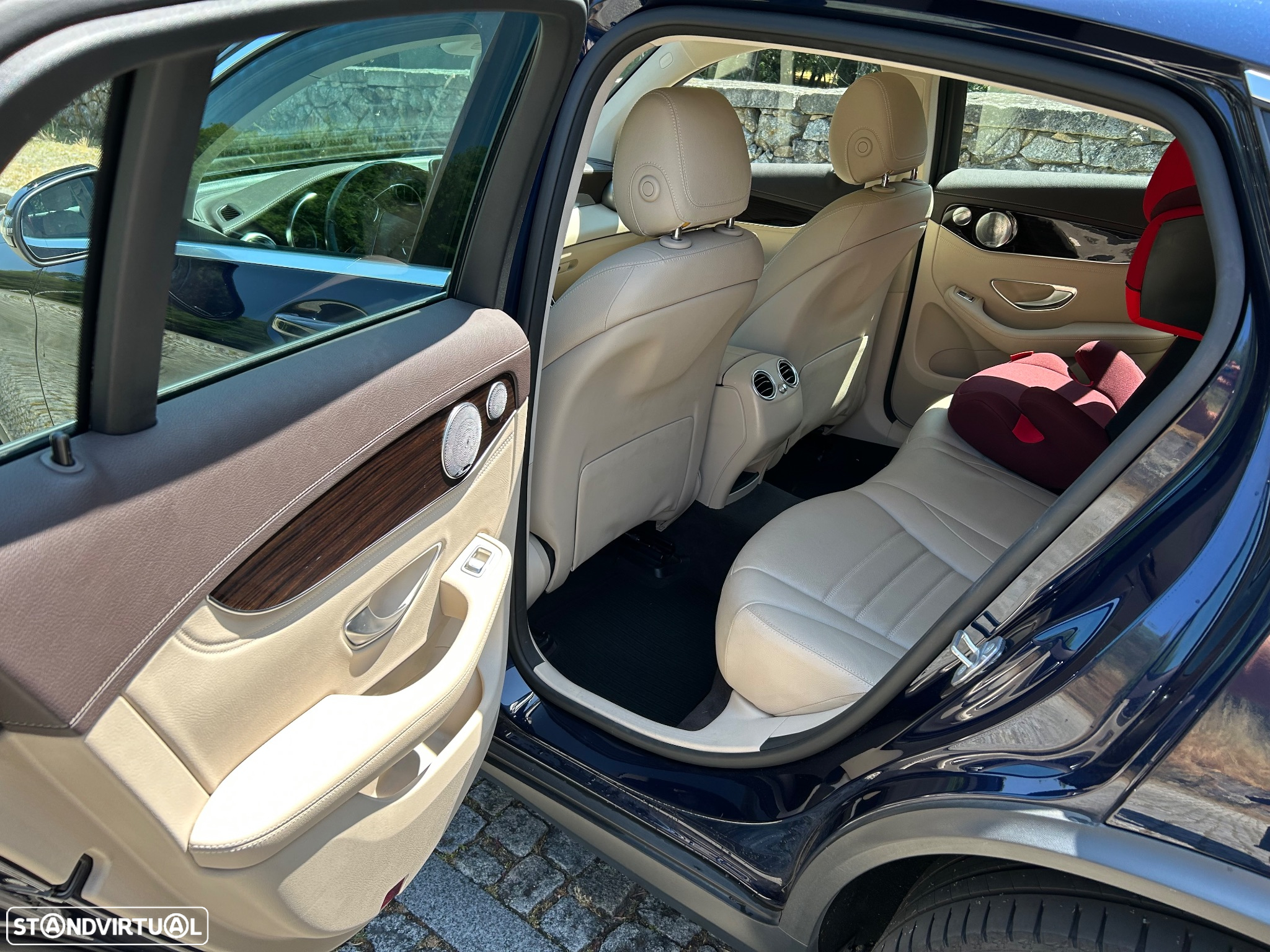 Mercedes-Benz GLC 250 Coupe 4Matic 9G-TRONIC AMG Line - 7