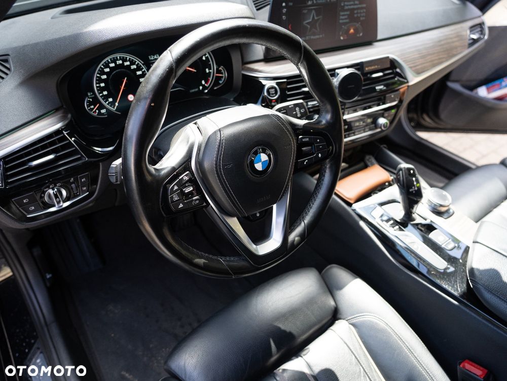 BMW Seria 5 530d xDrive Sport Line - 28