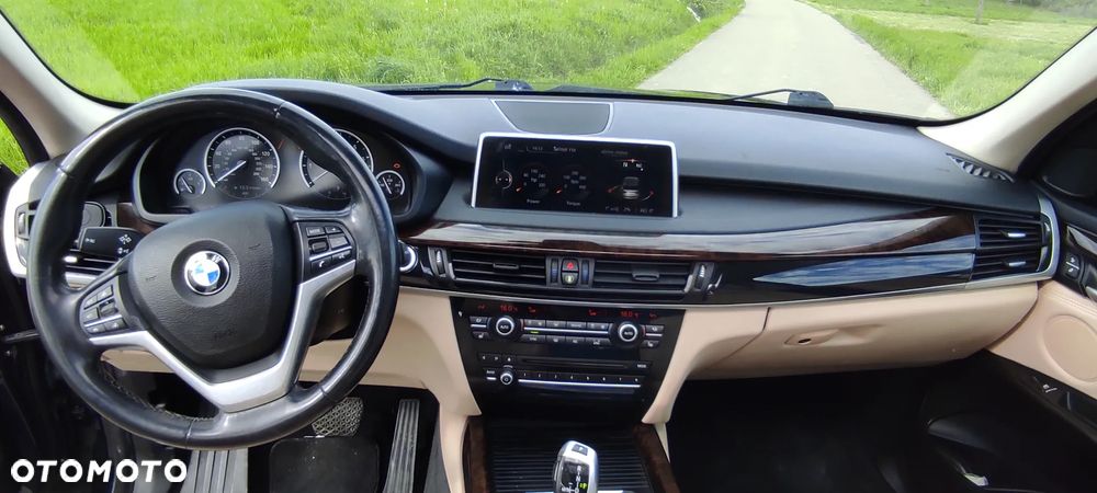 BMW X5 xDrive35i - 8