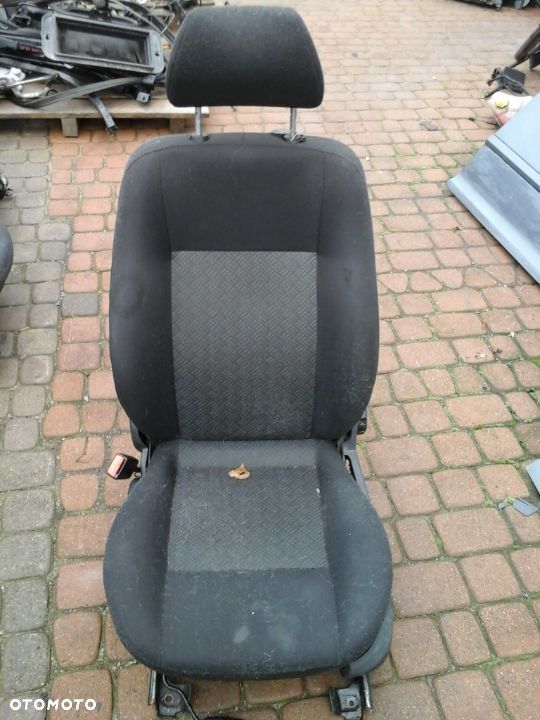 FOTEL KIEROWCY FORD MONDEO MK3 00-07 KOMBI - 1