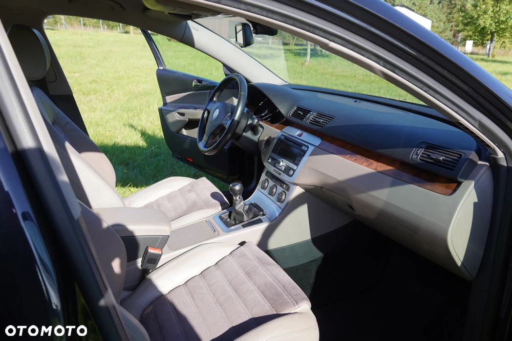 Volkswagen Passat 1.8 TSI Highline - 13