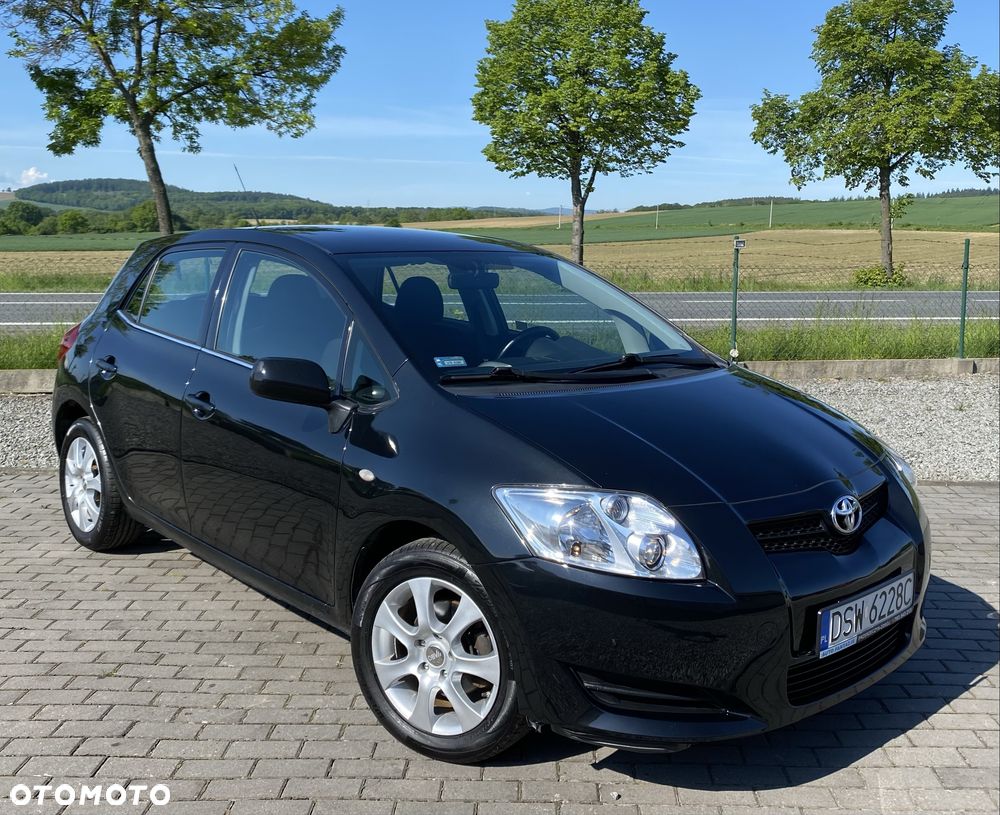 Toyota Auris - 1