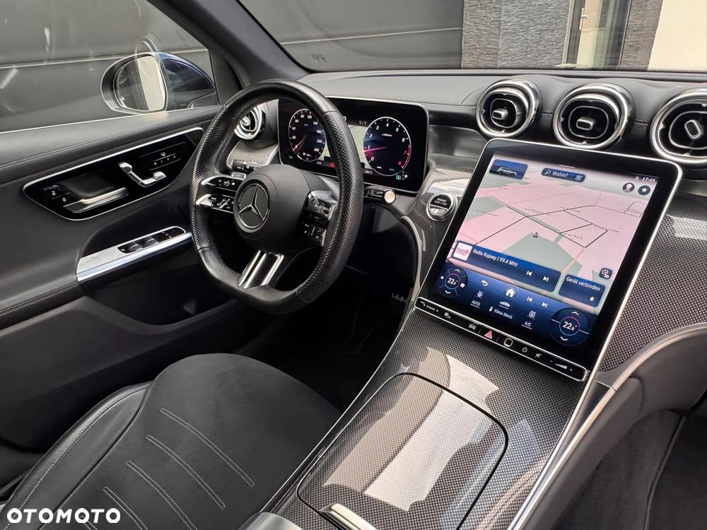 Mercedes-Benz GLC 300 4Matic 9G-TRONIC AMG Line Advanced - 21