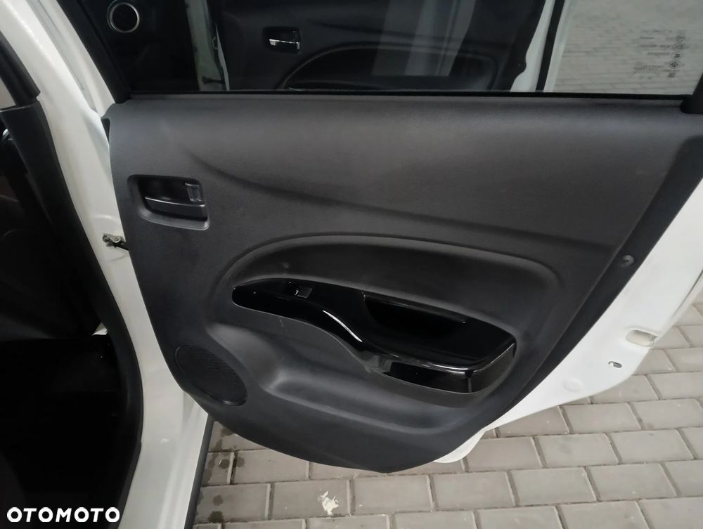 Mitsubishi Space Star - 28