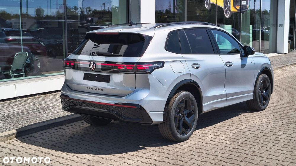 Volkswagen Tiguan - 10