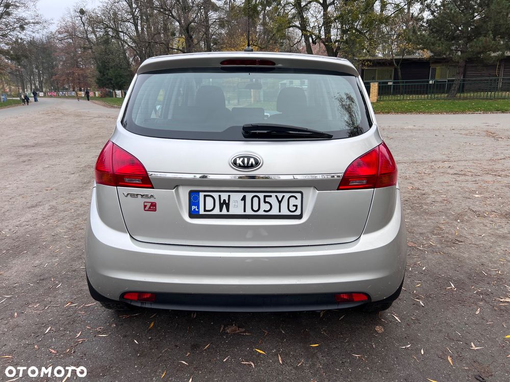Kia Venga - 5