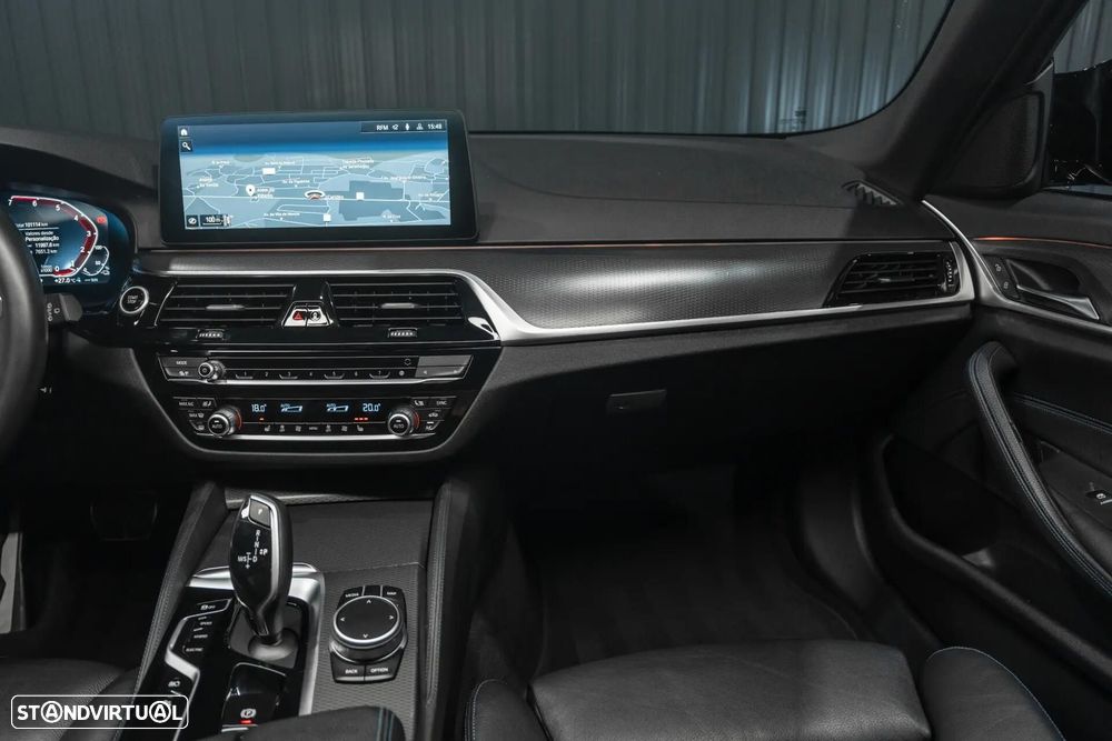 BMW 530 e Pack Desportivo M - 9