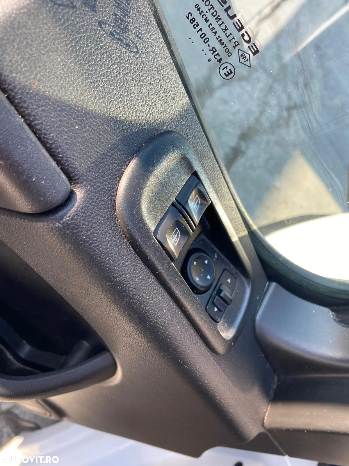 Renault Master Furgon 2.3 dci 135 cp L3H2 - 14