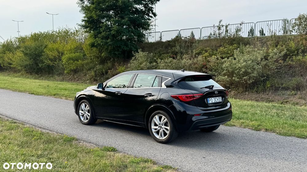 Infiniti Q30 1.5d Premium City Black 7DCT - 4