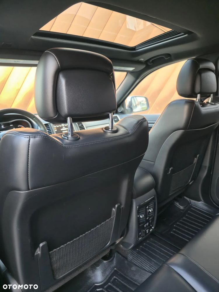 Jeep Grand Cherokee - 26