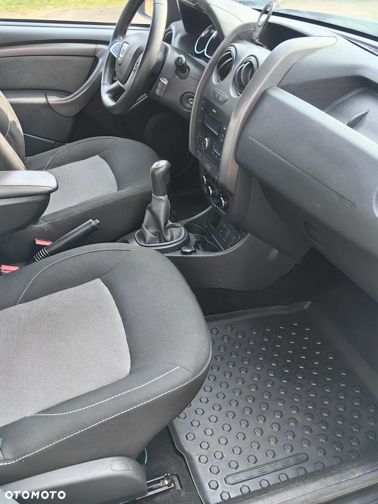 Dacia Duster 1.6 SCe Laureate S&S - 13