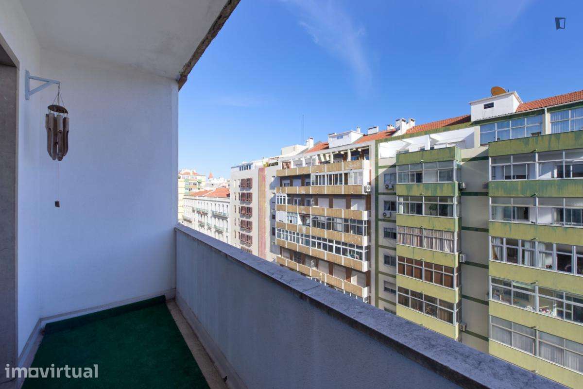 Quarto - localizado em Intendente Lisbon - Grande imagem: 5/28