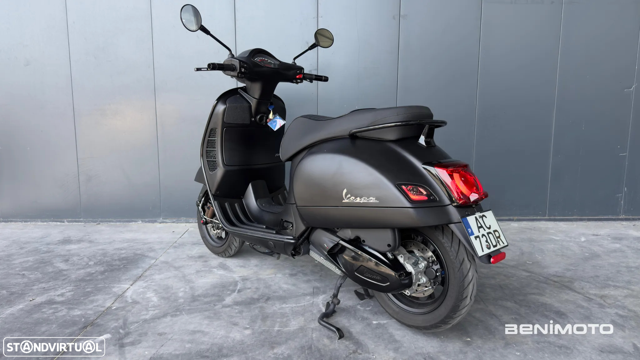Vespa GTS Super 300 Notte - 5