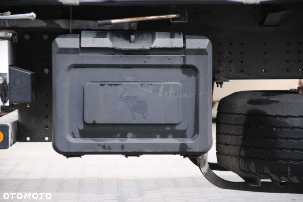 Schmitz Cargobull SCS kurtyna, podnoszona oś - 12