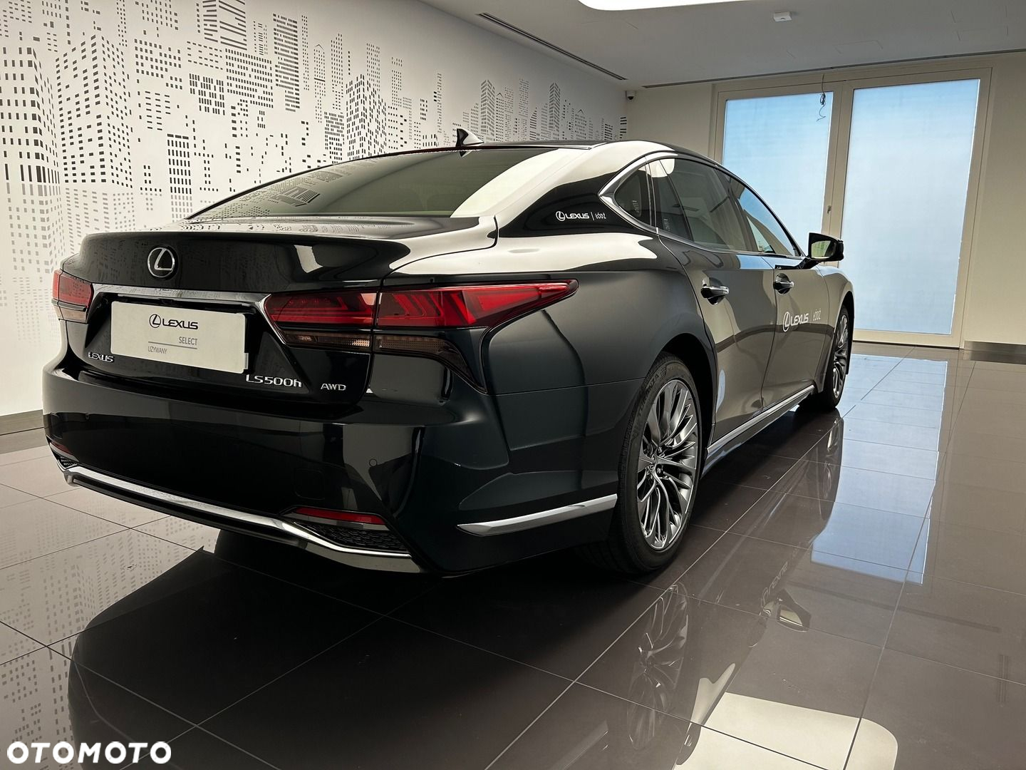 Lexus LS - 4