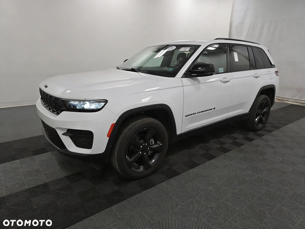 Jeep Grand Cherokee - 1