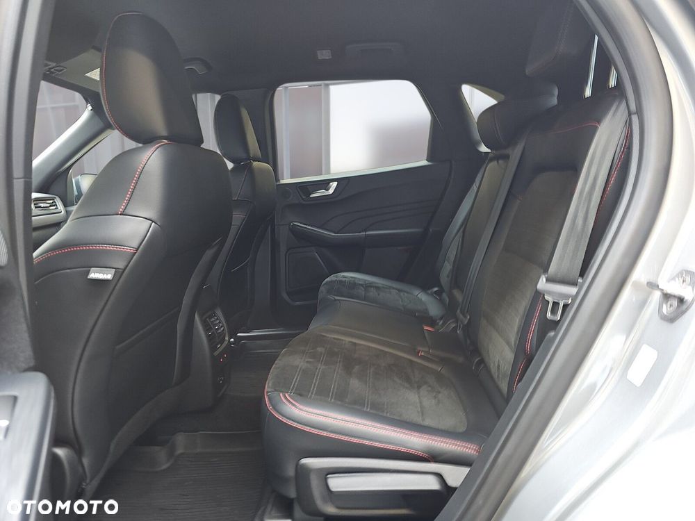 Ford Kuga 2.5 FHEV AWD ST-Line X - 26