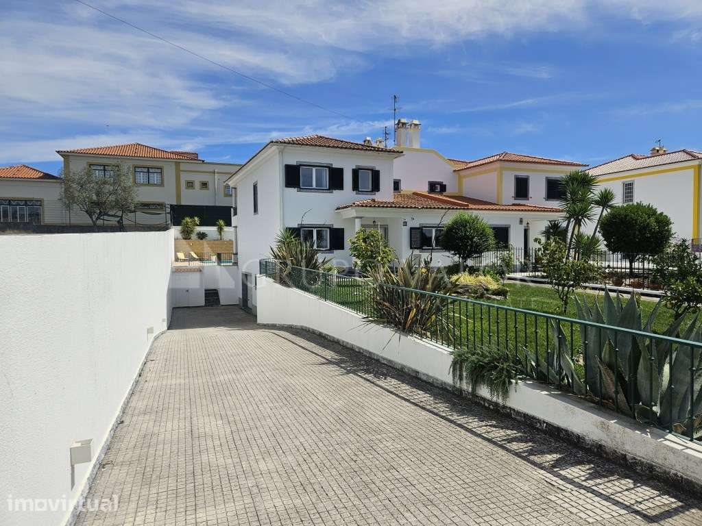 Moradia T4 Geminada com Piscina - Garagem para 3 Viaturas | Sabugo ... - Grande imagem: 3/60