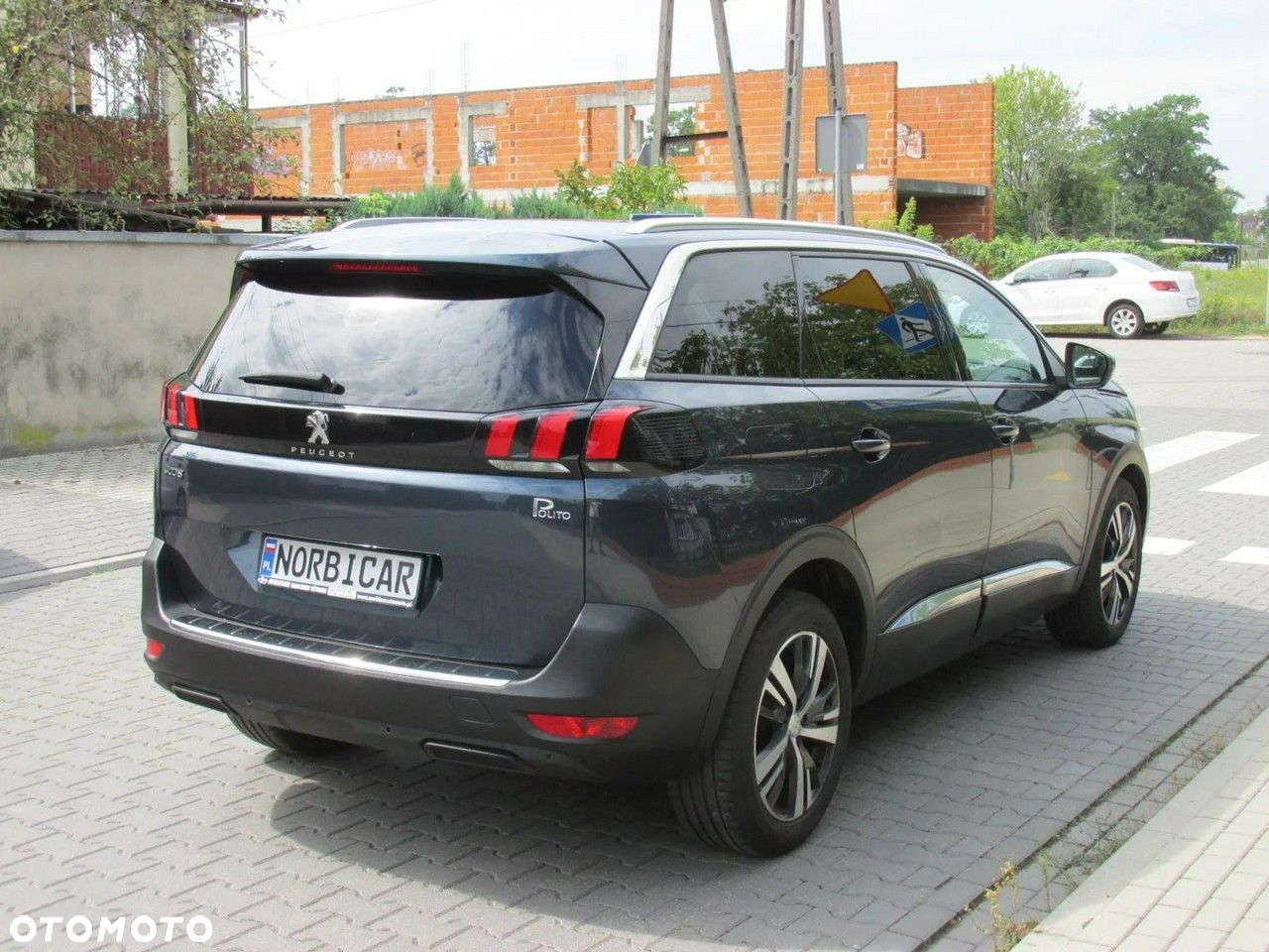 Peugeot 5008 1.5 BlueHDI Allure S&S - 4