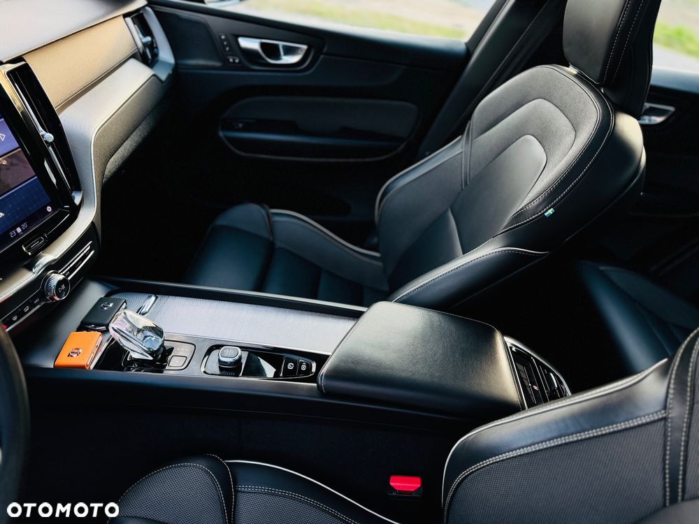 Volvo XC 60 B4 D AWD Geartronic RDesign - 11