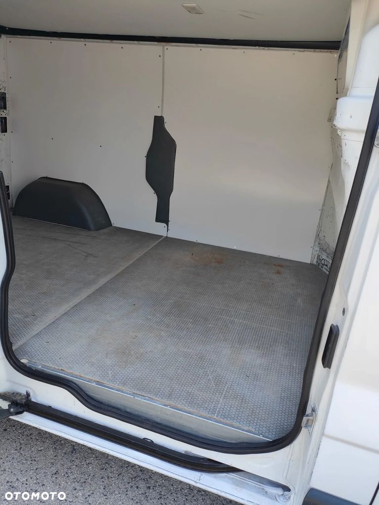 Opel VIVARO - 13