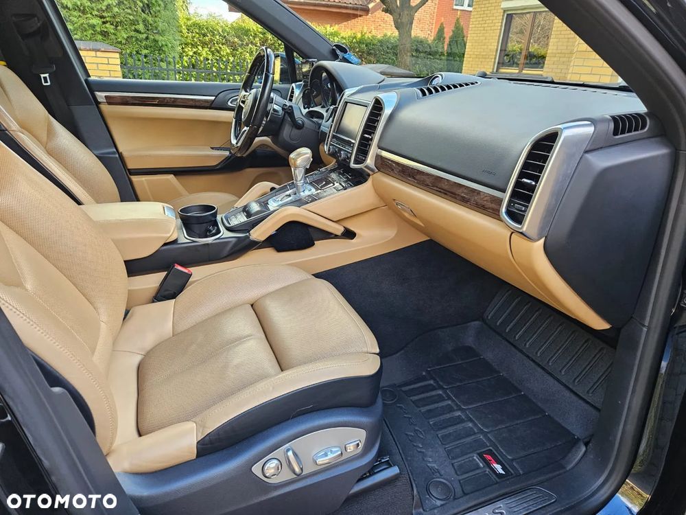 Porsche Cayenne - 13