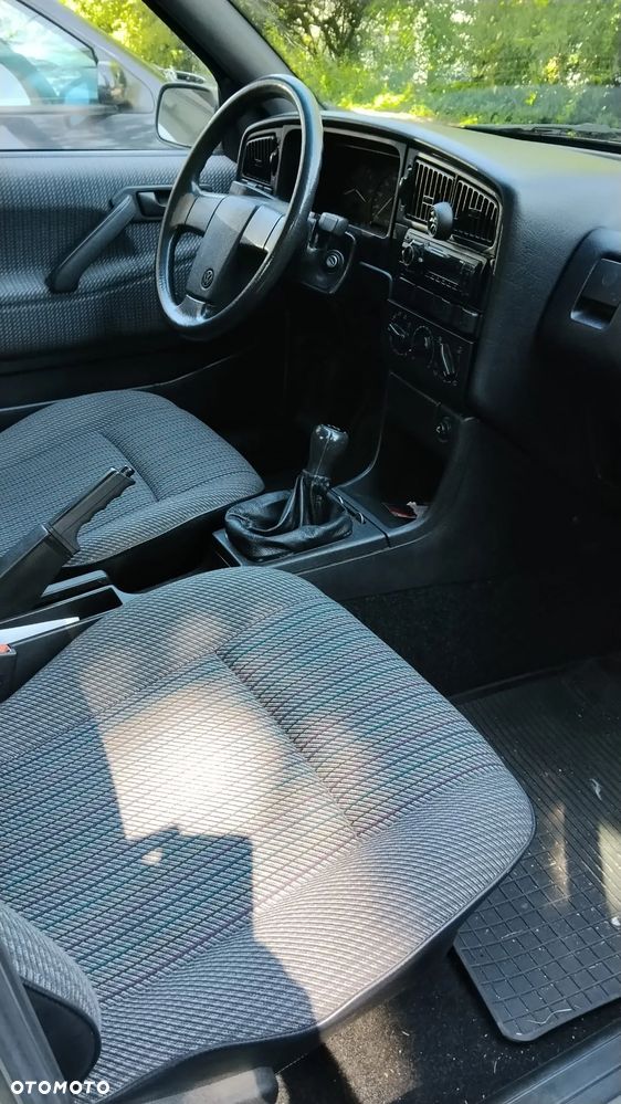 Volkswagen Passat 1.8 CL - 7