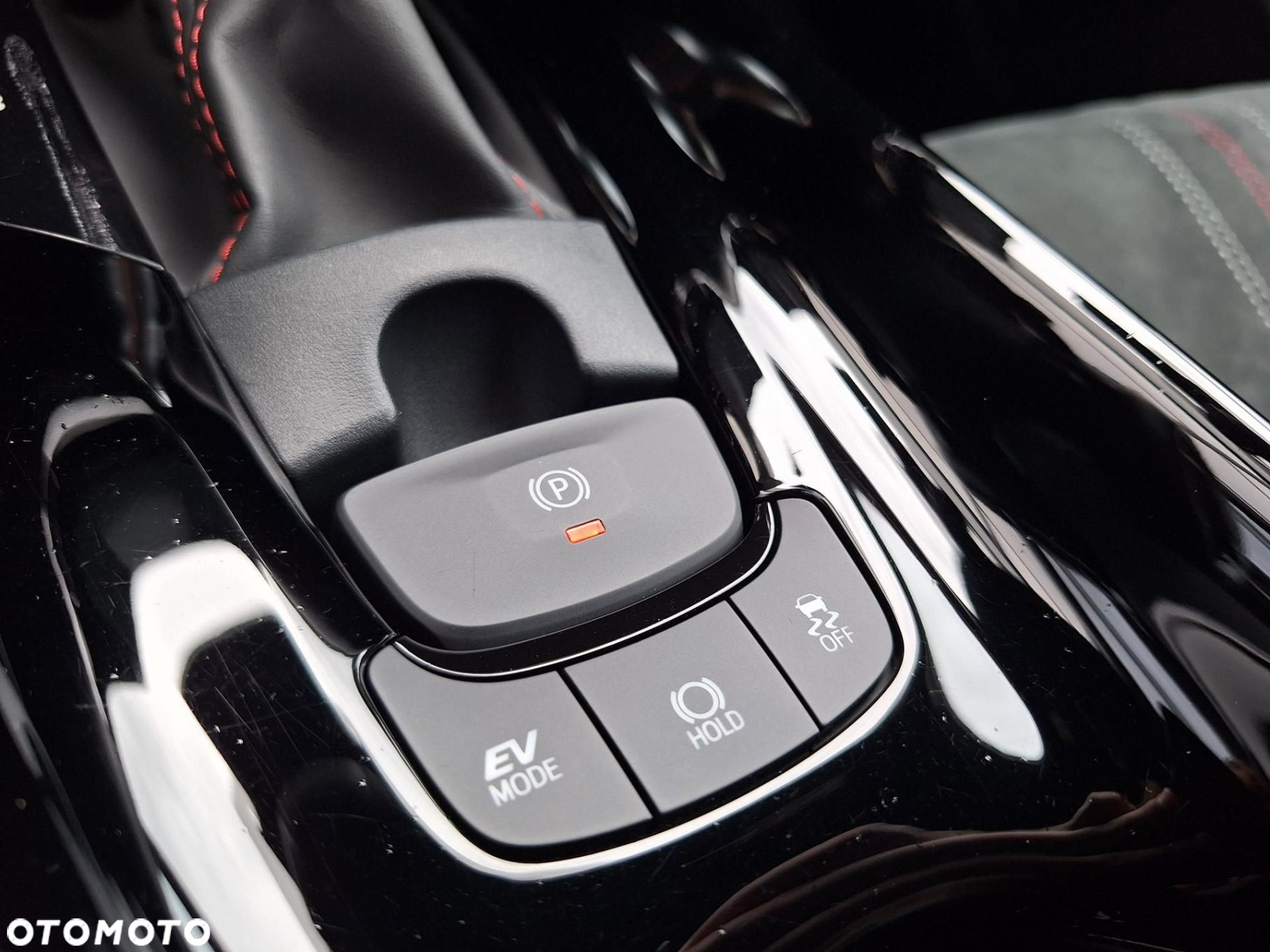 Toyota C-HR - 11