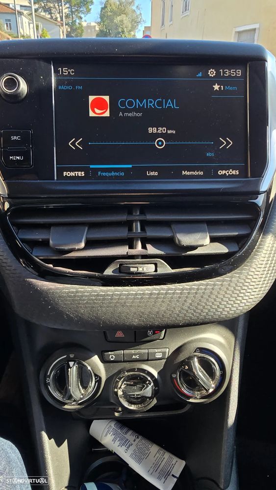 Peugeot 208 1.2 PureTech Style - 12