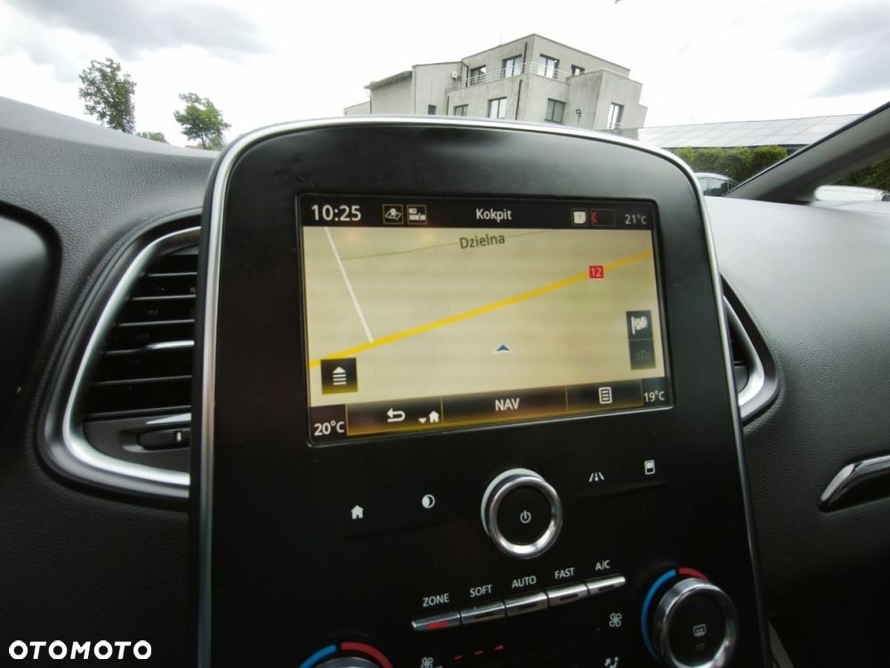 Renault Grand Scenic - 11
