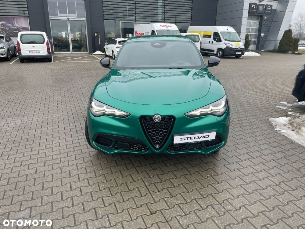 Alfa Romeo Stelvio - 4